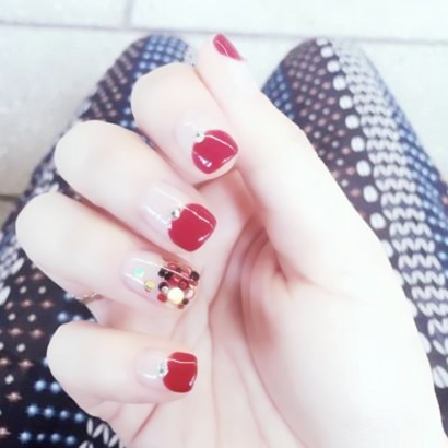 15张高清好看的美甲女生微信头像合集