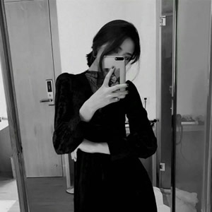18张黑白高冷霸气女神范女生头像