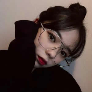 戴眼镜的女生头像来啦！14张高清新潮又好看的图直接存
