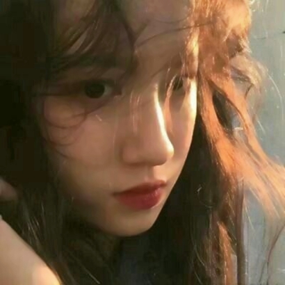 眼神带着疏离感！10张高清高雅忧郁女生头像合集