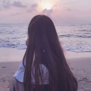 全网走红的女生背影微信头像 12张热门款合集