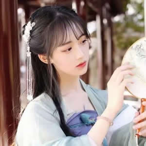 12张高清真人古风女生头像 氛围感拉满