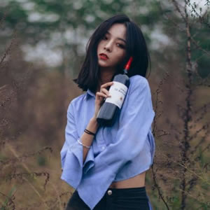 16张高清蓝色调高冷女生头像 氛围感拉满