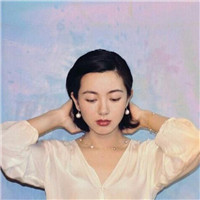 18张暖调复古女生意境头像 氛围感拉满的漂亮头像合集