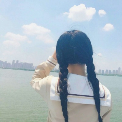 26张高清女生背影侧面头像 氛围感拉满