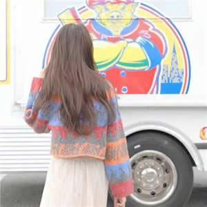 网图女生侧脸背影头像 13张高清甜美时尚款