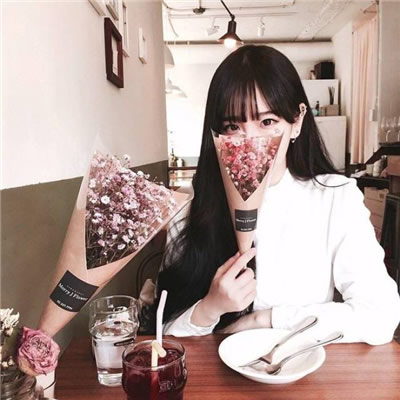 女生手捧满天星的高清唯美头像合集 12张氛围感拉满