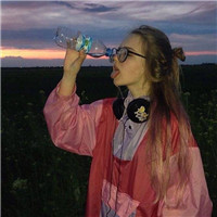 霸气又飒的墨镜女生头像 18张合集