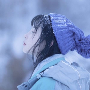 女生冬天微信头像来啦！16张暖乎乎的氛围感女生头像合集