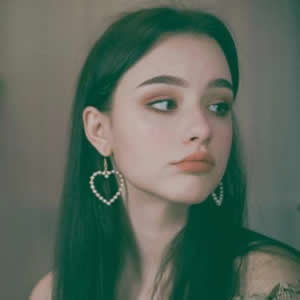 16张欧美气质小姐姐头像 快来挑喜欢的