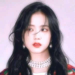 15张高清清纯唯美女生QQ头像 快来挑选你的专属头像