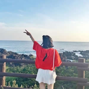 女生海边背影QQ头像 16张高清唯美氛围感素材