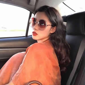 女生超拽霸气女王范QQ头像 简约大气又时髦（共16组）