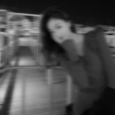 20张高清可爱黑白模糊女头像合集