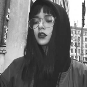 10张高清霸气高冷黑白女生头像 氛围感拉满