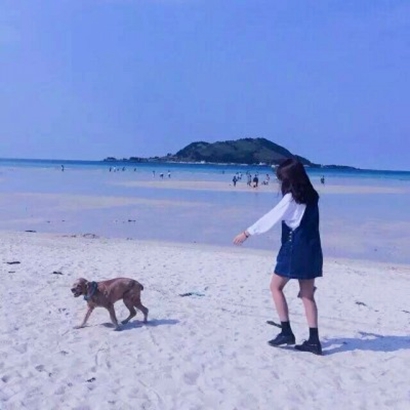 13张高清阳光蓝天白云女生唯美头像合集