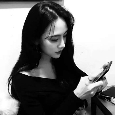 8张清冷感拉满！高冷女生黑白气质头像合集