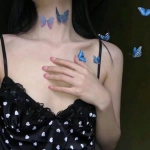 半露肩吊带女生头像合集 16张高清露肩性感女生头像