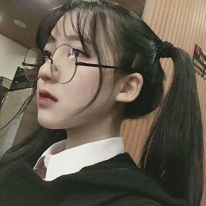 11张高清伤感冷酷风女生网图头像 氛围感拉满