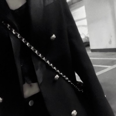 女生部位QQ头像 20张高清黑白系女生局部头像合集