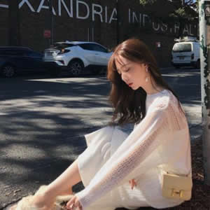 16张清新气质女生微信头像 高清唯美风格直接用