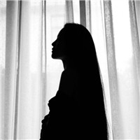 21张高冷御姐风黑白女生头像 成熟气质拉满
