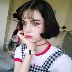 微信女生时尚头像合集：14张青春又拉风的时尚女生头像
