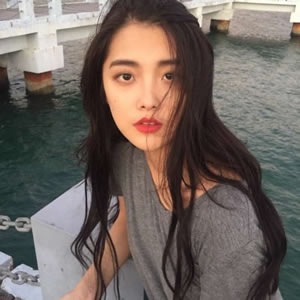 超好看的闺蜜女生头像 18张高清原图合集