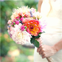 手捧花女生头像合集！18张清新唯美的氛围感头像图