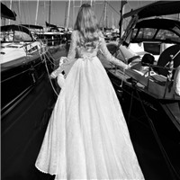 15张女生背影黑白伤感QQ头像 看了让人忍不住心疼