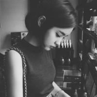 15张氛围感拉满的伤感黑白意境女生头像合集