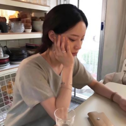 18张气质优雅女生微信头像 高清质感直接用