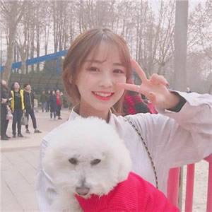 女生抱萌宠头像合集！12张高清好看的抱宠女生头像