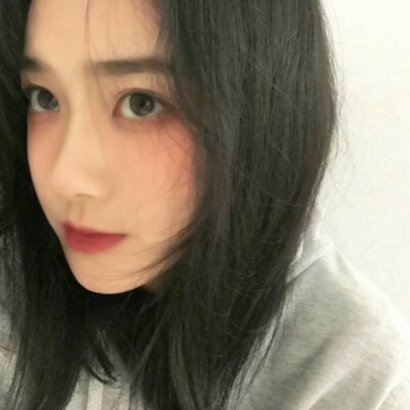 眼神带着疏离感！10张高清高雅忧郁女生头像合集