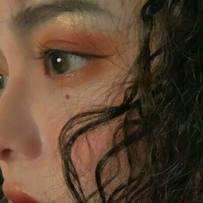 眼神带着疏离感！10张高清高雅忧郁女生头像合集