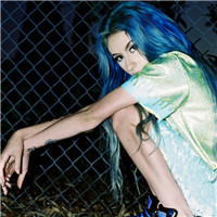 超拽感拉满！21张五颜六色染发女生QQ头像合集