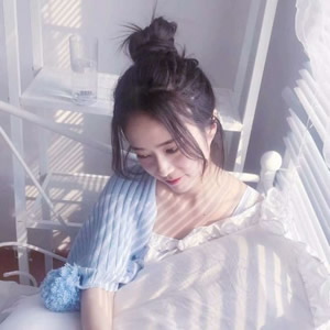 16张高清小清新女生头像 氛围感拉满的日常穿搭头像合集