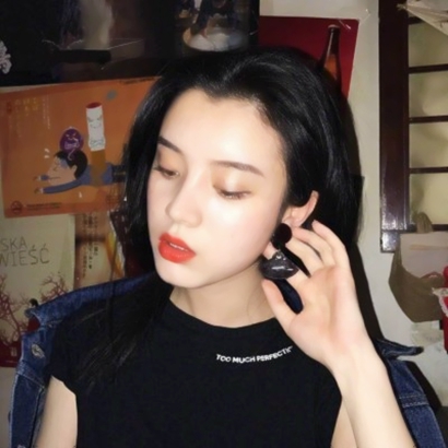 36张高清时尚潇洒女生头像 适配微信的氛围感头像合集