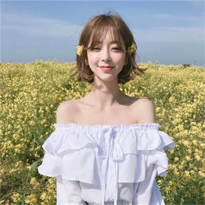 红唇唯美女生头像 12张高清甜酷红唇头像合集