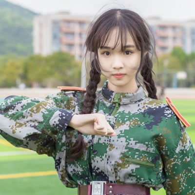 军训女生小清新头像合集 12张迷彩服清纯美女头像