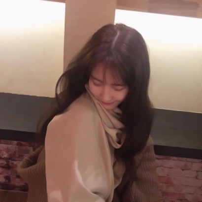 18张高清气质美女微信头像 简约又好看