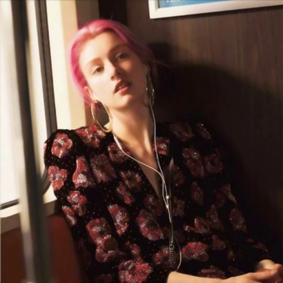 27张高清欧美霸气女生头像 个性感拉满的头像合集