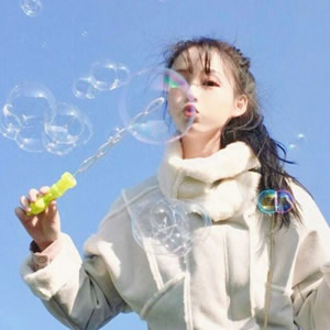 18张高清有气质的真人小清新女生微信头像