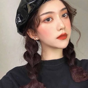 12张高清时尚女生微信头像 好看又百搭