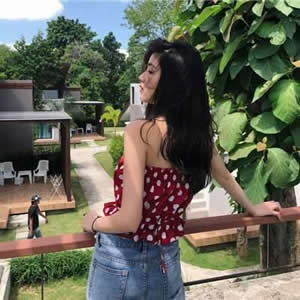 网图女生侧脸背影头像 13张高清甜美时尚款