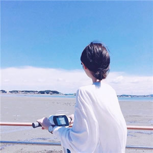 海边长发背影女生微信头像 12张高清美图合集