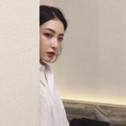 18张高清女生清新时尚QQ头像 好看又百搭