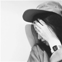 18张精选伤感黑白颓废女生头像合集