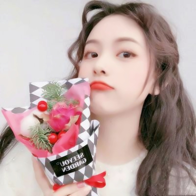 33张高清可爱QQ女头合集 潮感拉满的女生头像素材