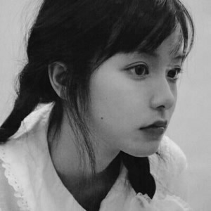 16张高清好看的QQ黑白女生头像合集